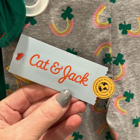 Cat &Jack Girls St.Patrick’s Day (2 piece) short sleeve top & leggings outfit 5T - Picture 5 of 5